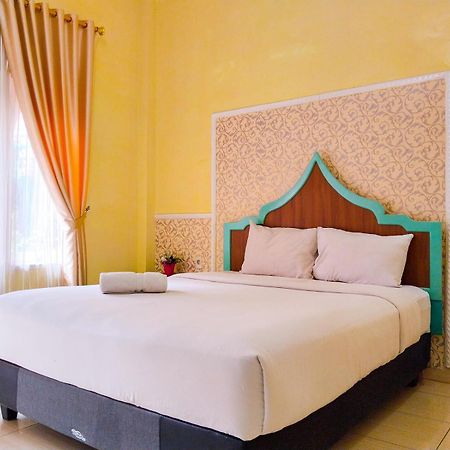 Grand Shaqilla Syariah Hotel Deli Tua Екстериор снимка