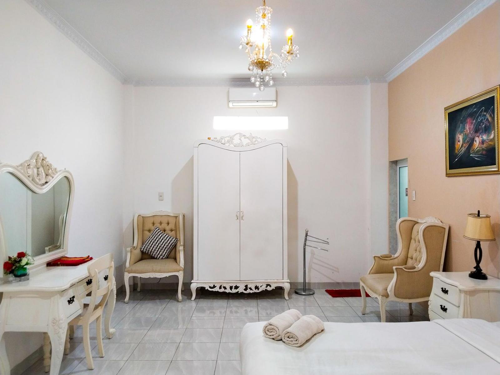 Grand Shaqilla Syariah Hotel Deli Tua Екстериор снимка