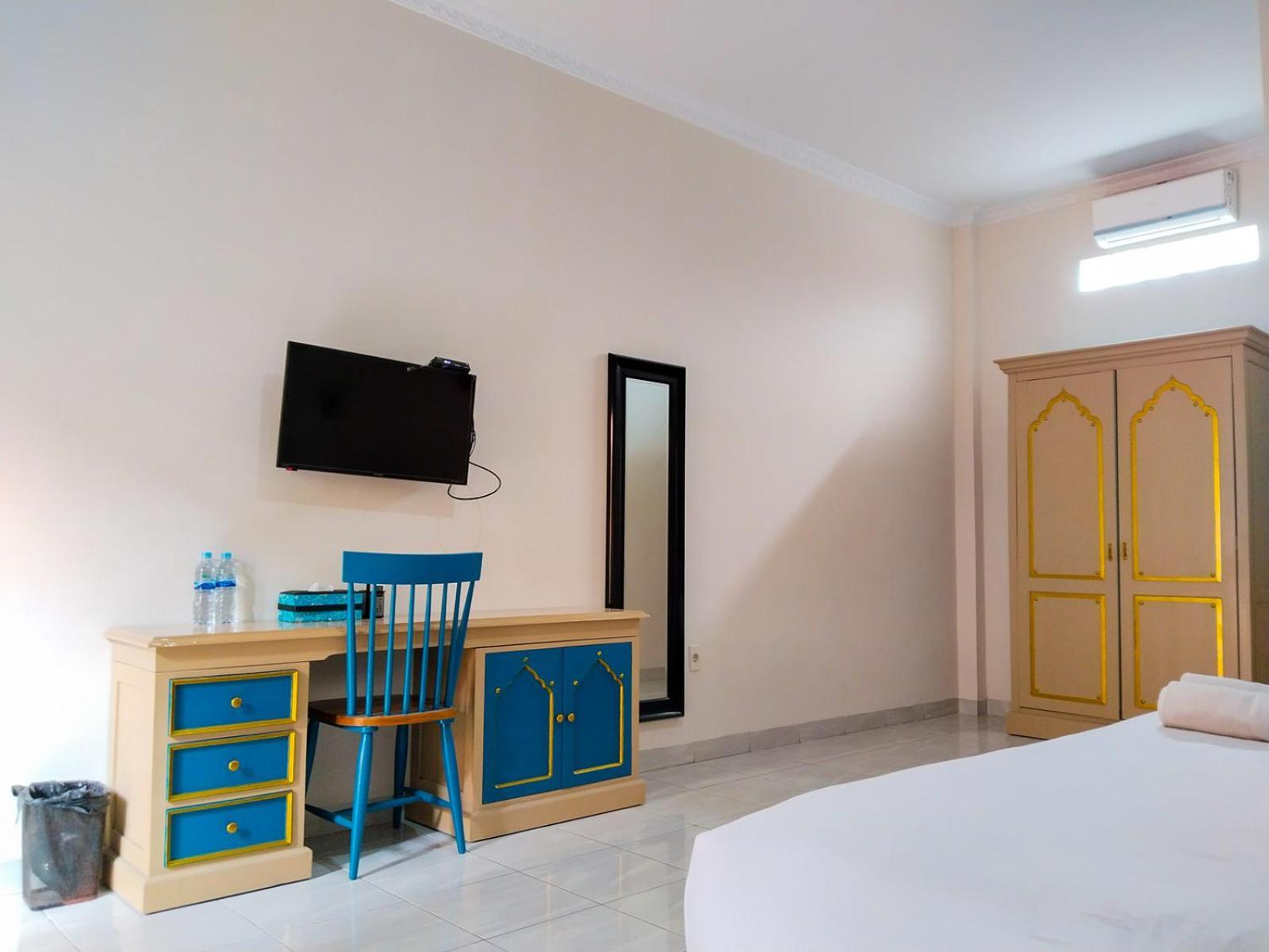 Grand Shaqilla Syariah Hotel Deli Tua Екстериор снимка