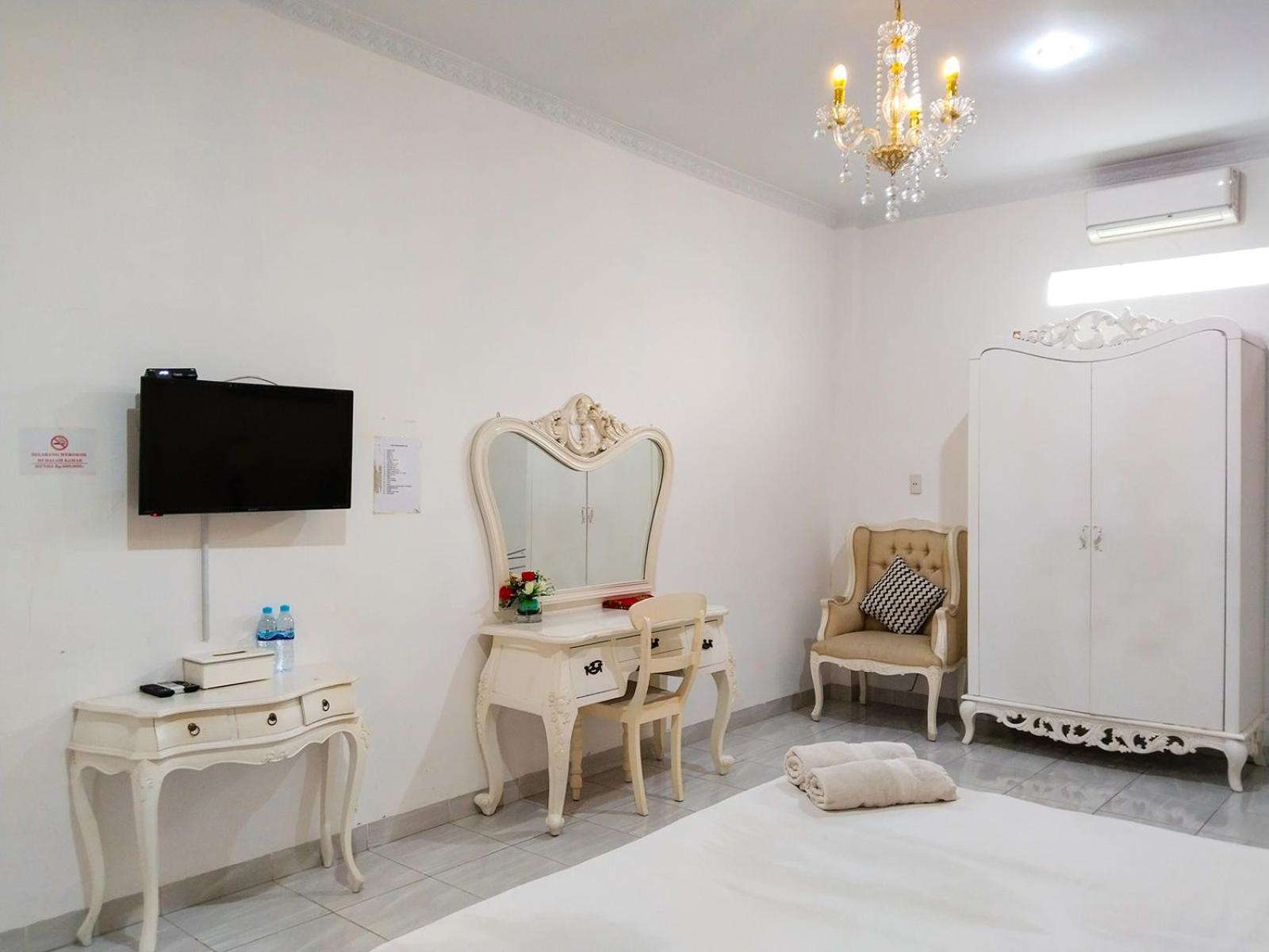 Grand Shaqilla Syariah Hotel Deli Tua Екстериор снимка