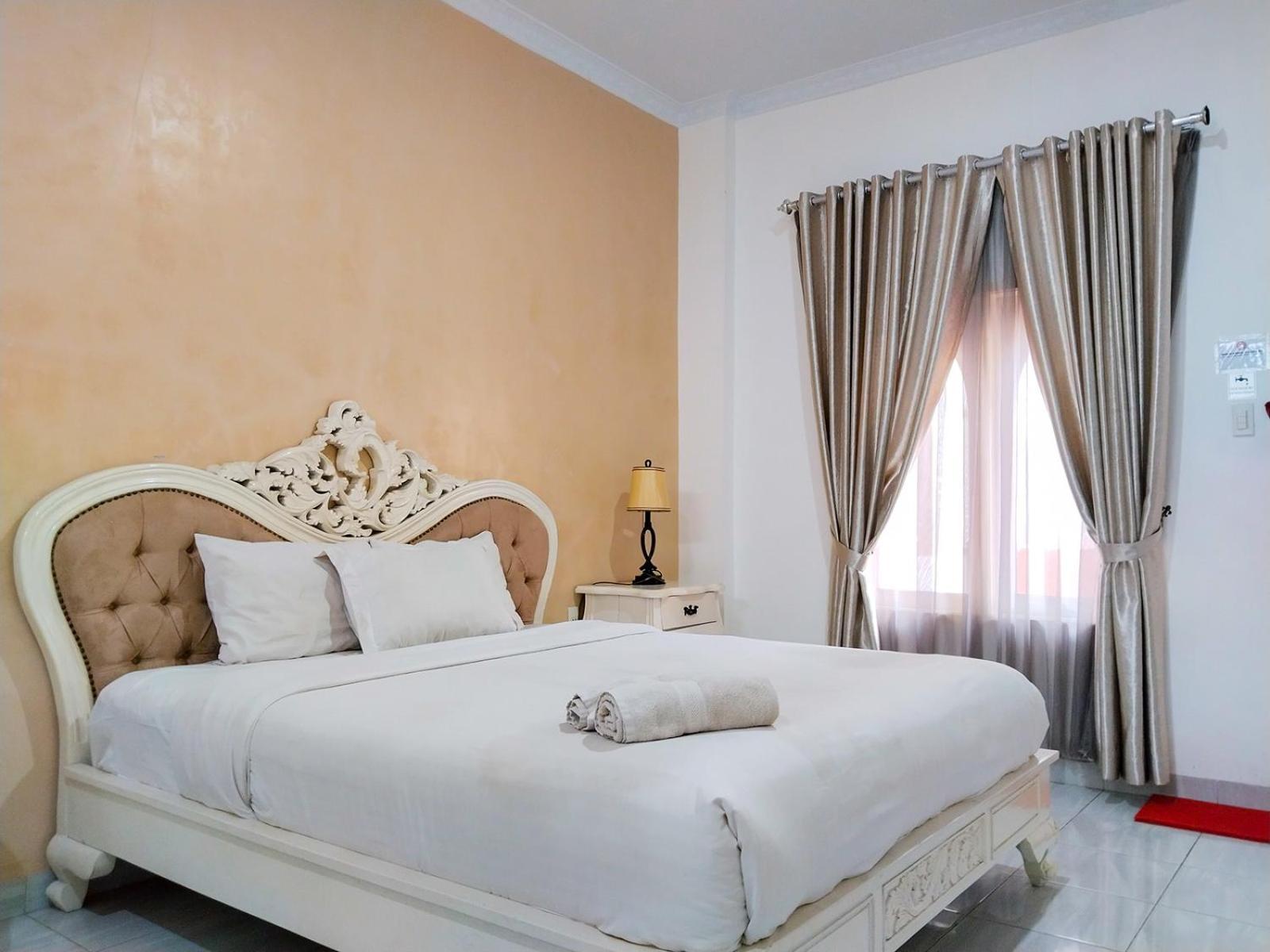 Grand Shaqilla Syariah Hotel Deli Tua Екстериор снимка