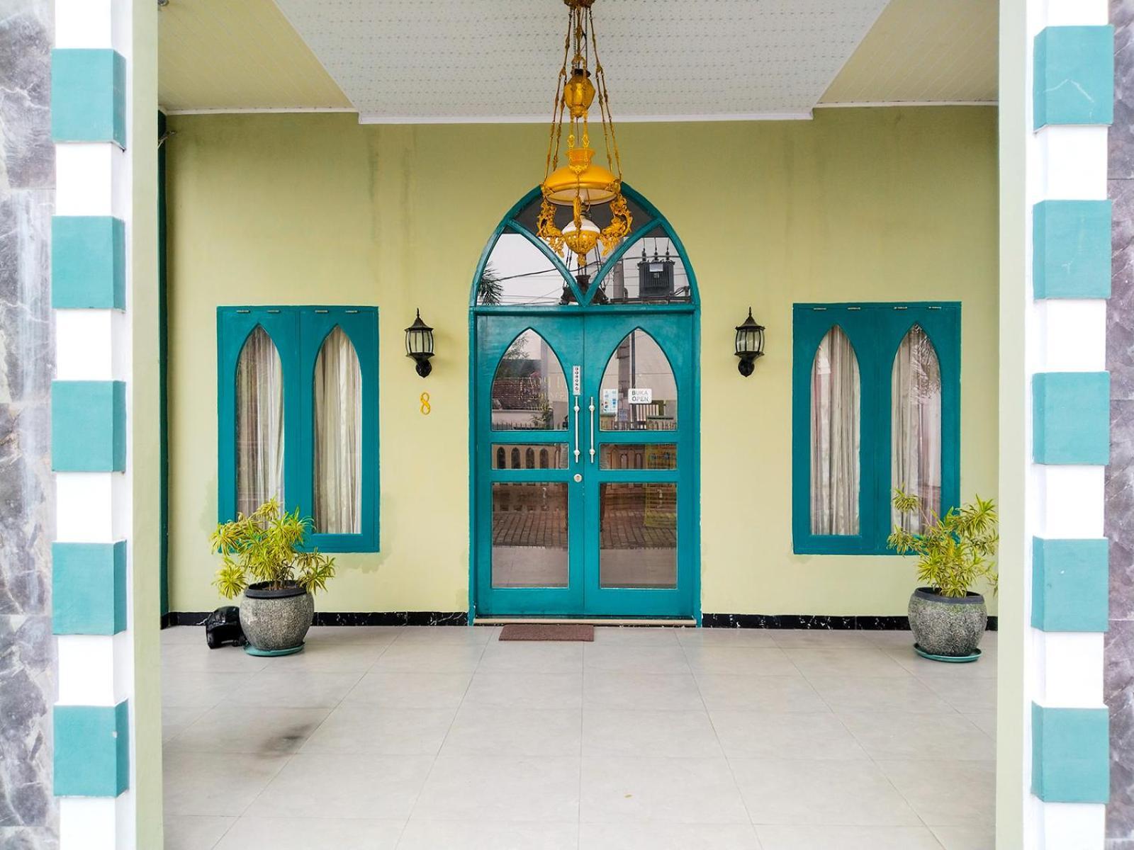 Grand Shaqilla Syariah Hotel Deli Tua Екстериор снимка