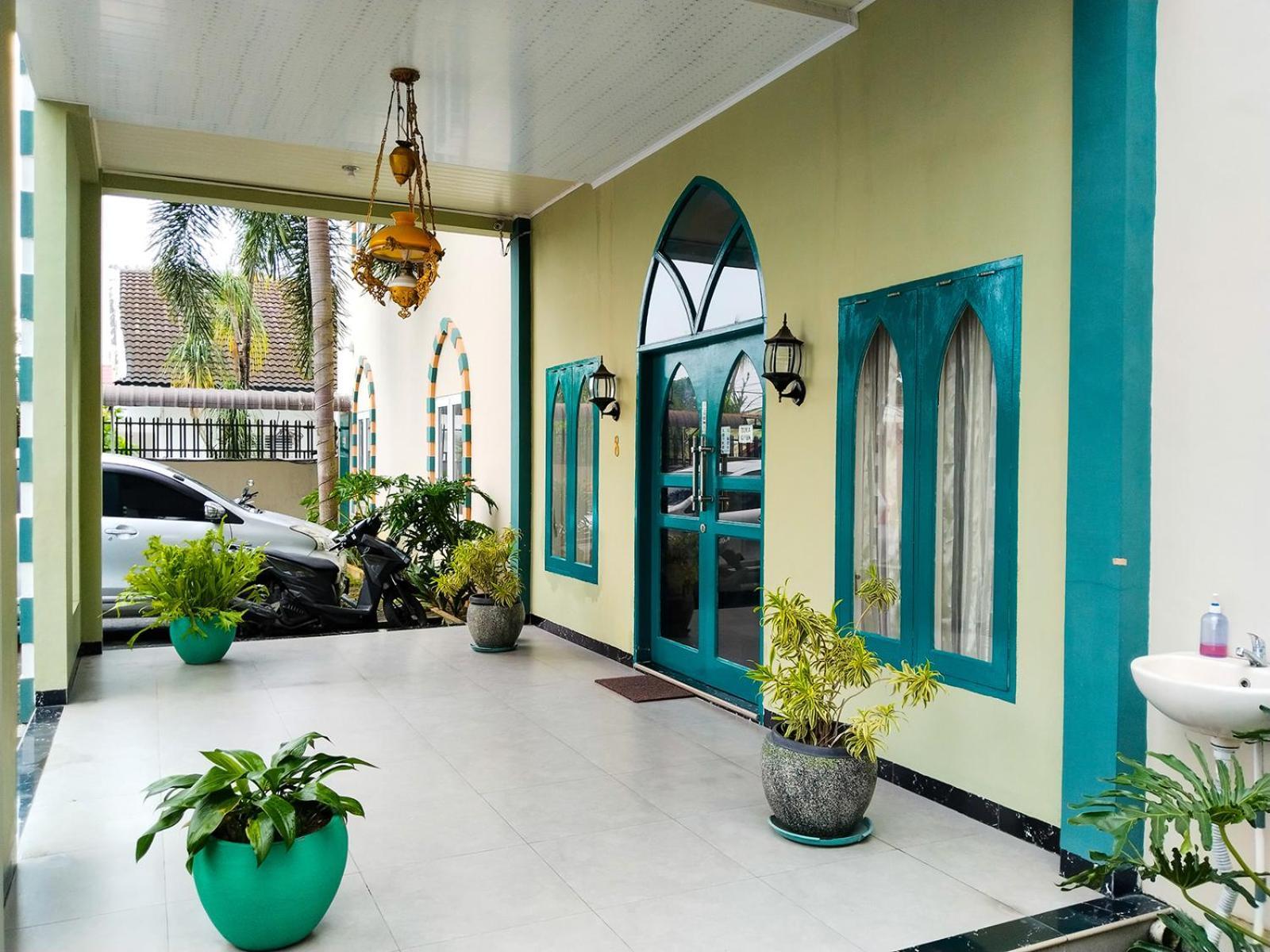 Grand Shaqilla Syariah Hotel Deli Tua Екстериор снимка