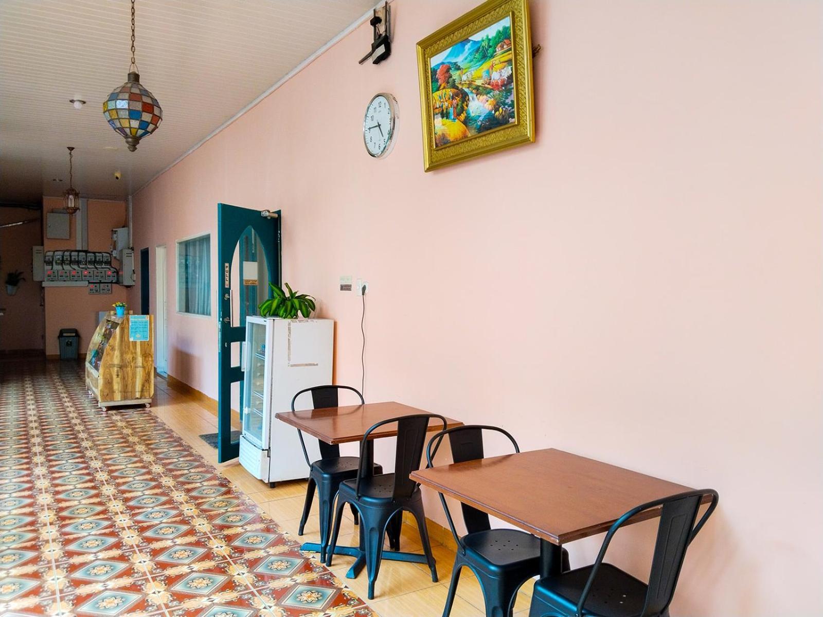 Grand Shaqilla Syariah Hotel Deli Tua Екстериор снимка