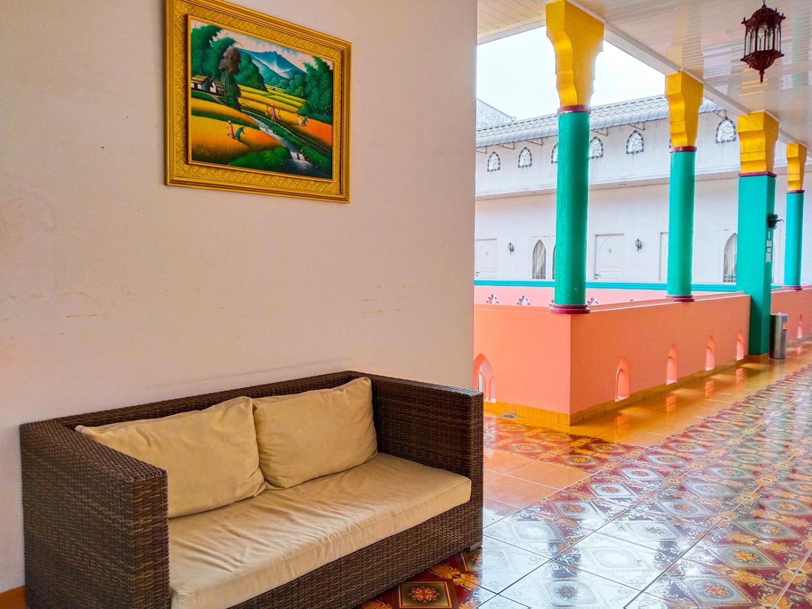 Grand Shaqilla Syariah Hotel Deli Tua Екстериор снимка